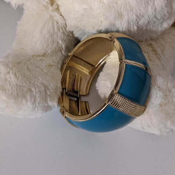 🌿SALE 4/$25🌿 Cute Bangle - Picture 2 of 3